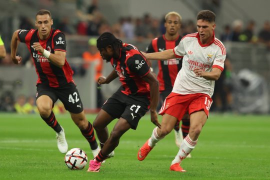 Milan, înfrângere categorică pe San Siro cu Benfica! Beer Sheva, remiză în Giulești. Rezultatele zilei din Europa League