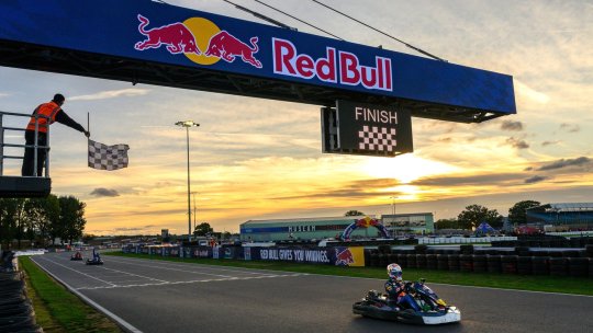 Verstappen și-a atins obiectivul în ”Max vs 100”. Ce a spus cvadruplul campion