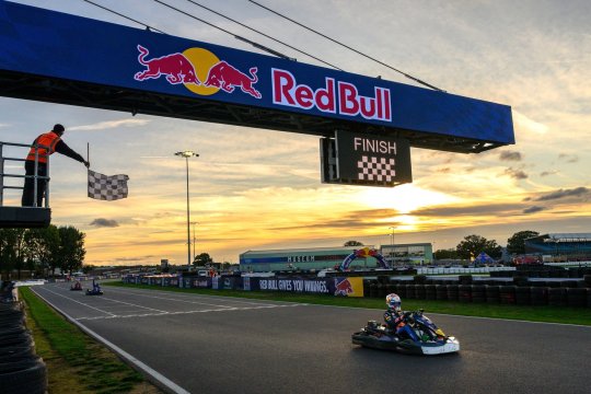 Verstappen și-a atins obiectivul în ”Max vs 100”. Ce a spus cvadruplul campion