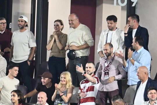 Milionarul care va băga bani la Rapid a asistat la meciul cu FC Argeș