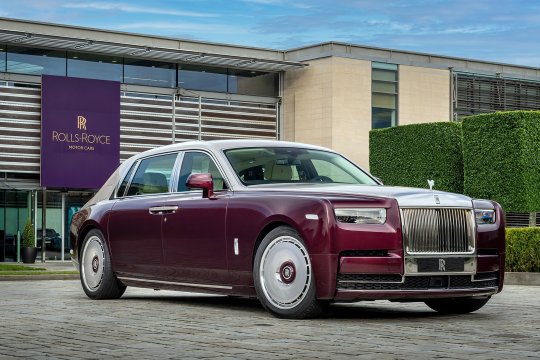 Rolls-Royce Phantom Hummingbird, un omagiu artizanal
