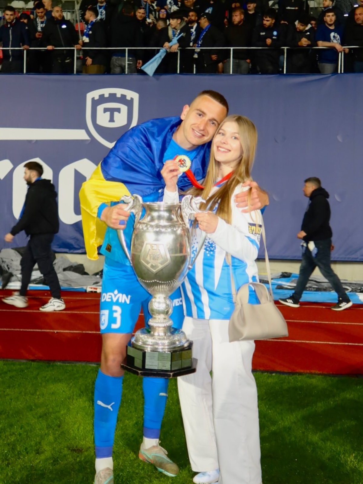 Oleksandr Romanchuk și soția lui, Evelina