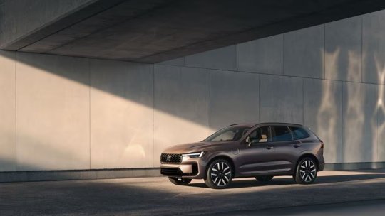 Volvo XC60 și XC90 revin ca hibrizi plug-in cu autonomie electrică dublată