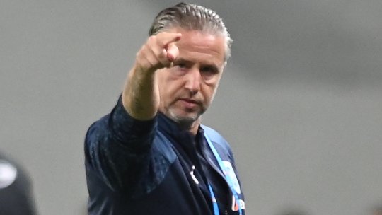 Reghecampf a ajuns la București. Când va fi prezentat oficial la FCSB