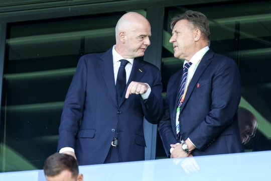 Scandal înainte de Polonia - România. Președintele Federației ar fi fost filmat pe ascuns în ipostaze jenante, după o cină cu Gianni Infantino