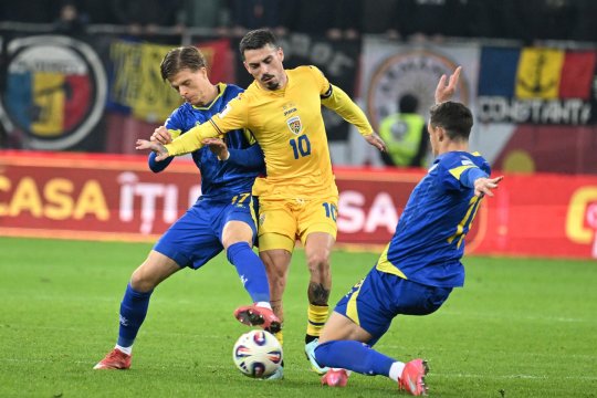 România - Bosnia, de la 21:45, pe iAMsport.ro. Hagi a schimbat sistemul, dar trimite în teren 5 fundași centrali!