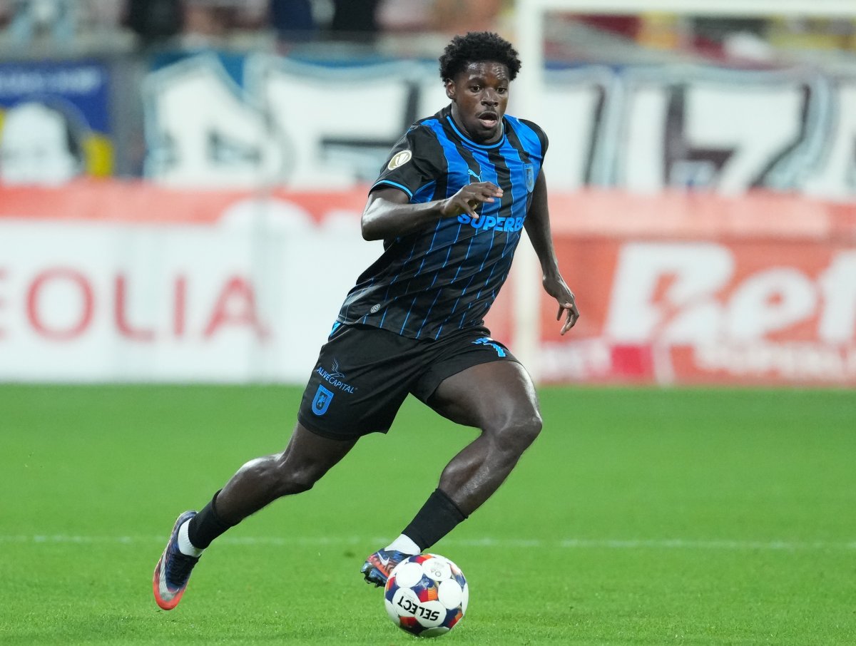 Steven Nsimba este cel mai bun marcator al Universității Craiova în acest sezon (8 goluri)