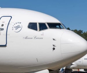 Cum arată avionul ”Mircea Lucescu”. Primele imagini cu noul Boeing 737 MAX din flota TAROM