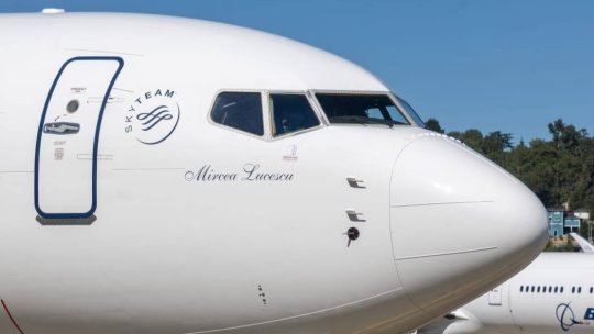 Cum arată avionul ”Mircea Lucescu”. Primele imagini cu noul Boeing 737 MAX din flota TAROM