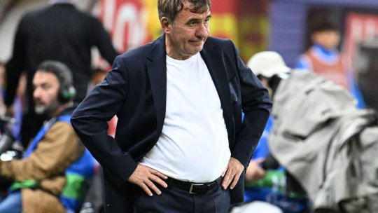 Supărat pe el, Gică Hagi îl scoate din echipa de start pentru meciul cu Polonia: ”Știi pe cine bagă titular?”