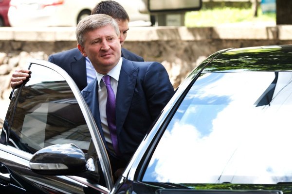 Rinat Ahmetov i-a dăruit o mașină Alexandrei Pascal