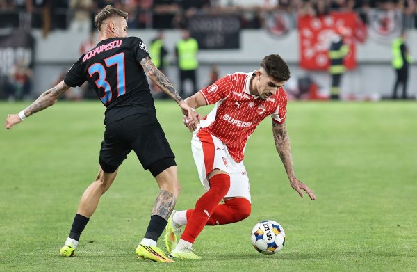 Dinamo - FCSB, LIVE BLOG, de la 20:30. ”Câinii” sunt lideri, jucătorii lui Baciu sunt în degringoladă