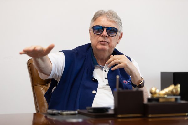 Atac dezlănțuit în direct: ”Gino Iorgulescu, ești complice la crimă, nesătulule! L-ai scos pe criminal din România, îți bați joc de popor. Și Ponta e băgat până la gât în treaba asta”