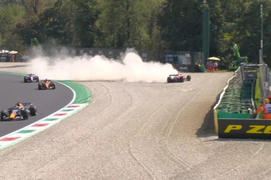 Start de coșmar pentru Ferrari: Leclerc, nevoit să abandoneze în turul 2 după un accident! Cursa a fost întreruptă