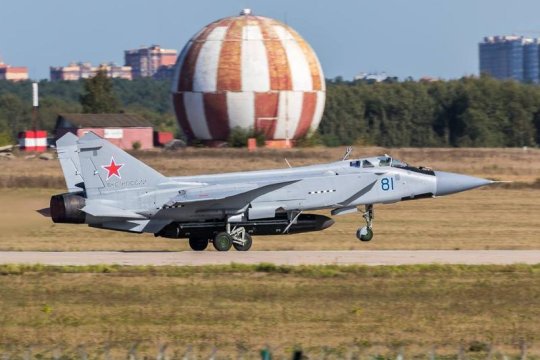 VIDEO Rusia atacă cu superavionul MiG-31I cu rachete hipersonice și componente SUA. De ce e mortal?