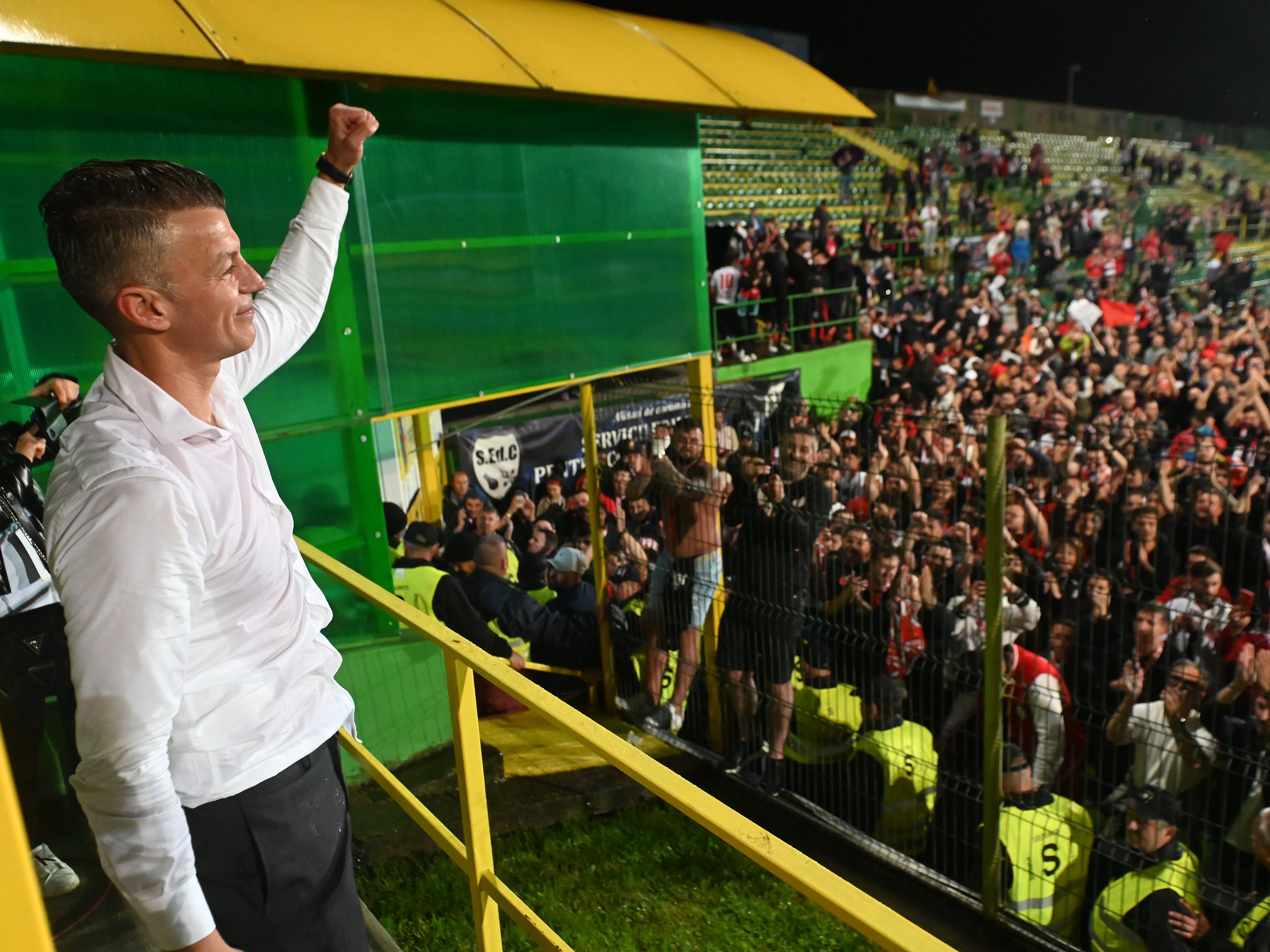 Gigi Becali râde de Dinamo și Burcă și anunță că FCSB va câștiga fără ...