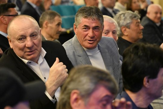 După 40 de ani, legenda Stelei a spus ce s-a întâmplat la Sevilla: ”Au venit cei de la Real Madrid la hotel și ne-au dat bani!”