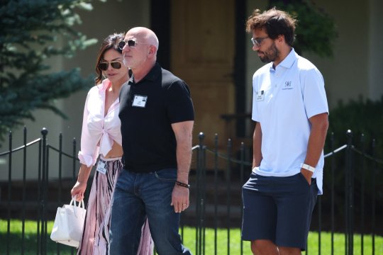 Jeff Bezos, gata să intre în acționariatul lui Liverpool! Miliardarul Amazon pregătește o investiție colosală pe Anfield