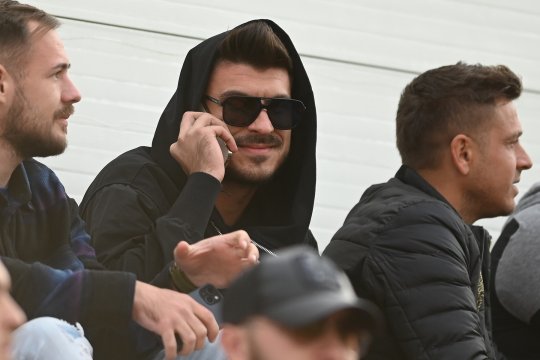 Suspendat pentru pariuri, a revenit în SuperLiga și a ”ieșit în evidență” de două ori în primele 63 de minute! Antrenorul: ”L-am luat eu să parieze?!”. Președintele: ”Patronul a insistat”