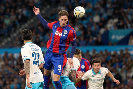 Dinamo încearcă să dea lovitura verii în SuperLiga! ”Câinii” negociază transferul fotbalistului de 2.000.000 de euro