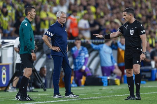 Jose Mourinho a rămas ”mască” după deciziile lui Istvan Kovacs! Arbitrul român, în vizorul presei din Regat