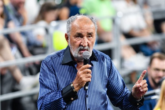 Ion Țiriac a fost chemat în judecată la Constanța. În dosar, peste 180 de pârâți