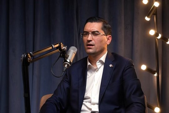Își vinde mașina de tuns iarba pentru a se lupta cu Burleanu: ”Cazul este prea clar ca să mă opresc”
