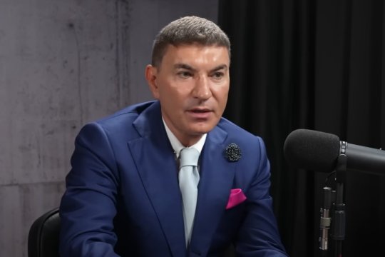 Cristi Borcea, surprins cu o tânără la braț pe străzile din Marsilia: "Era trasă prin inel, mai înaltă decât el!"