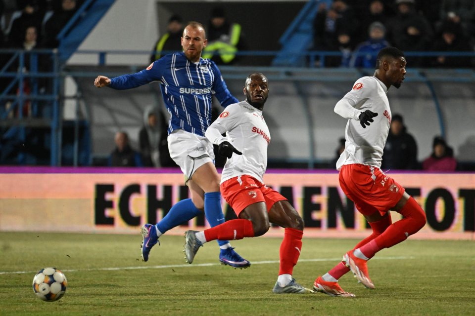 Farul - Dinamo 2-3! ”Câinii” au dat lovitura pe final și au egalat-o pe Rapid în fruntea SuperLigii