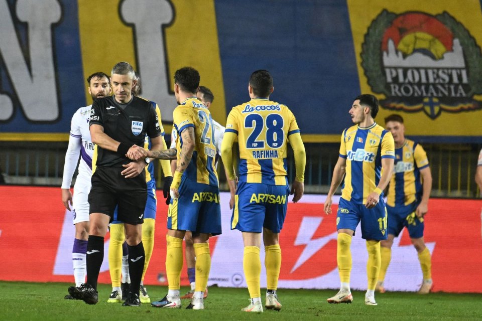 Radu Petrescu i-a explicat lui Mario Tudose de ce a anulat golul Argeșului: ”I s-a transmis în cască”