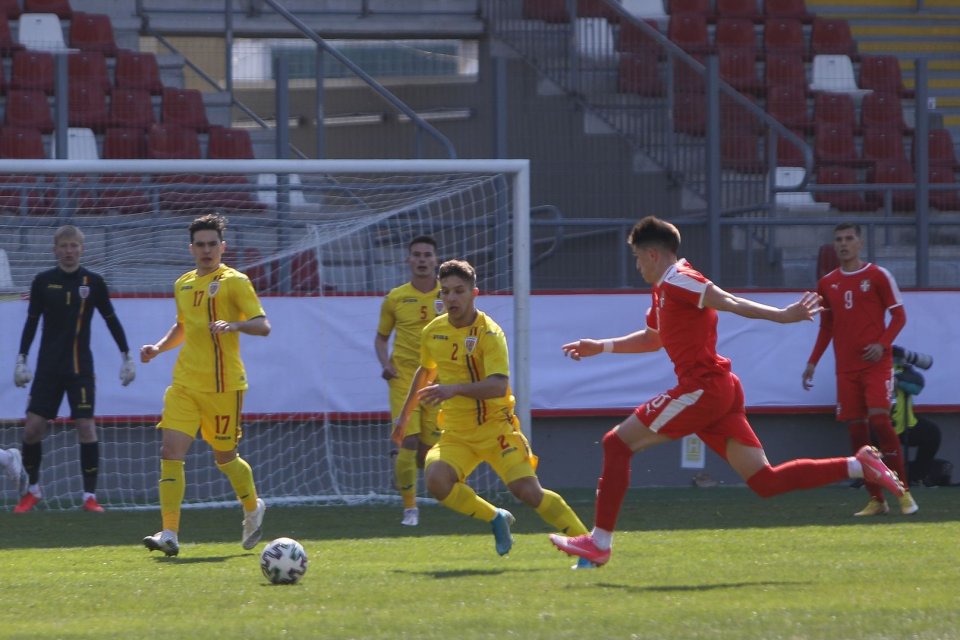 Fost internațional de juniori, trecut pe la FCSB și Craiova, cercetat pentru implicare în pariuri