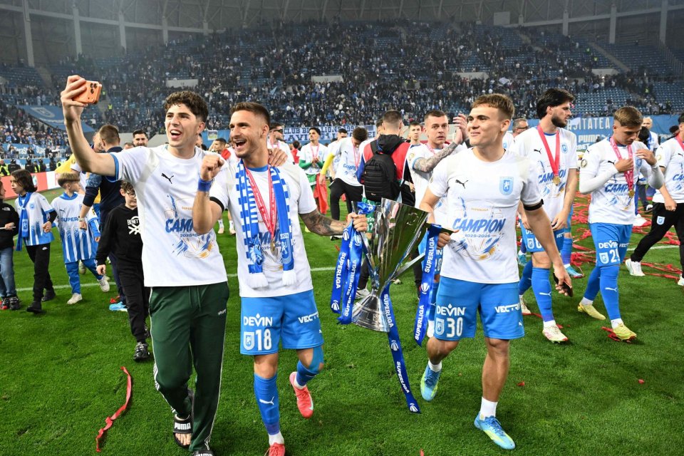 Și-a anunțat plecarea de la Universitatea Craiova la două zile după eliminarea din Liga Campionilor, dar apoi a șters mesajul: ”Un capitol frumos din viața mea!”