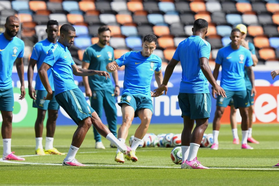 Brazilia - Japonia, de la 20:00, pe iAMsport.ro. Trupa lui Ancelotti, față în față cu un adversar dificil în 16-zecimi. Echipele de start