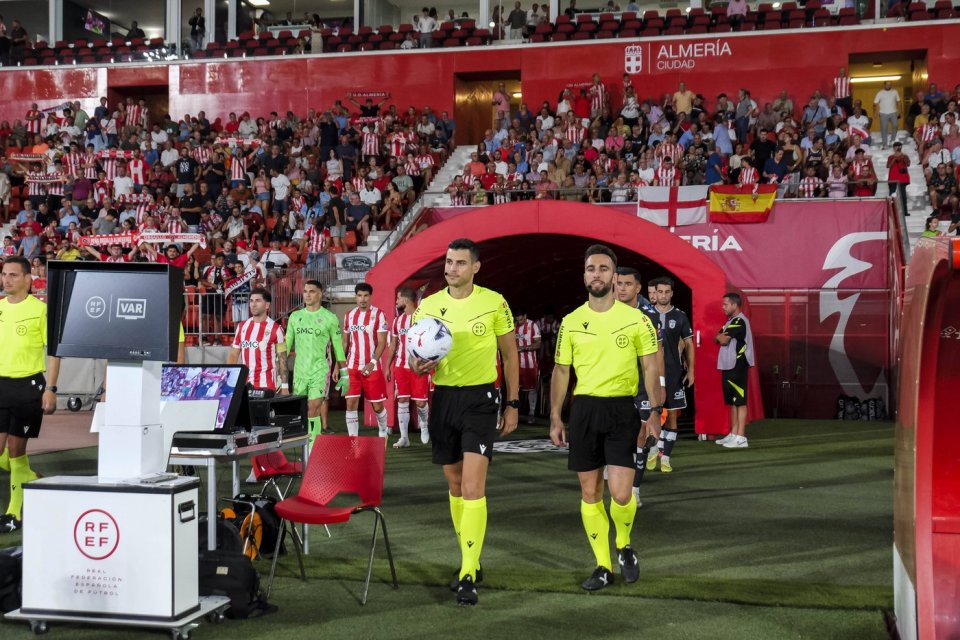 Real face notă discordantă. Bernabeu, singurul stadion din LaLiga unde arbitrii nu vor vorbi la televiziune