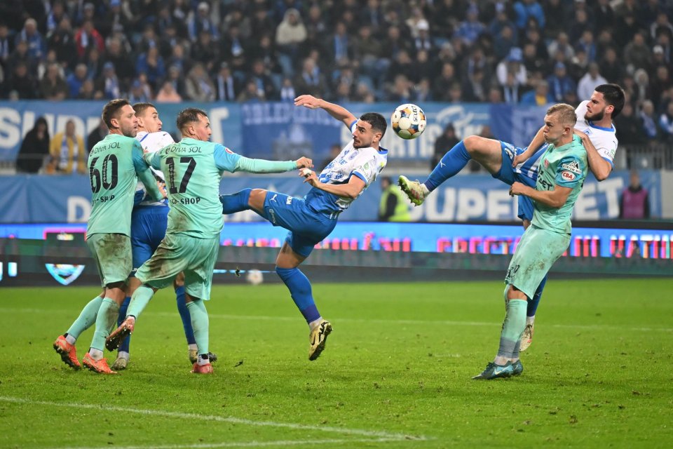 Universitatea Craiova - UTA Arad, de la 21:15, pe iAMsport.ro. Campioana debutează în noul sezon!