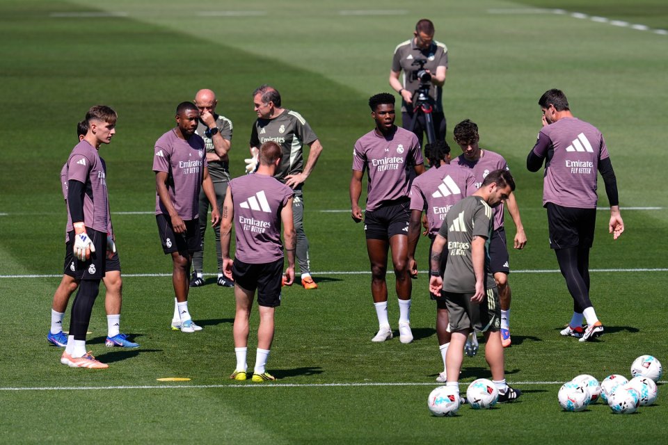 După Dani Carvajal, un alt fundaș se va despărți de Real Madrid în această vară! Perez: ”A avut un rol important”