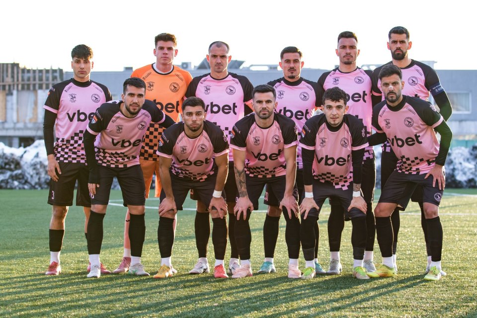 Corvinul e aproape de promovarea în SuperLigă, dar e vulnerabilă: ”Dacă pleacă el, se alege praful”