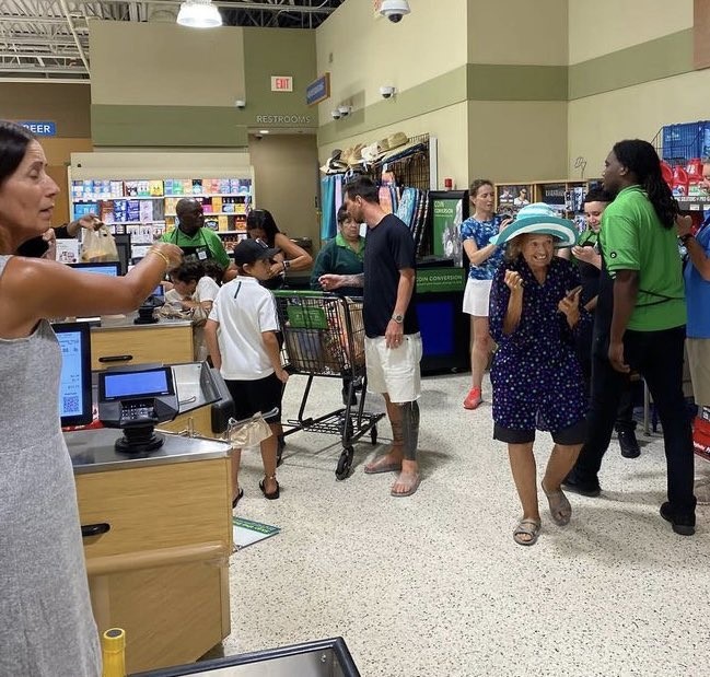 Leo Messi a fost surprins în timp ce își făcea cumpărăturile la supermarketul Publix, din Miami