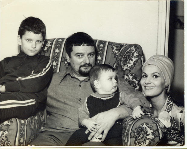 Familia Chirilă, la finalul anilor '70: Ionuț, Ioan, Tudor și Iarina