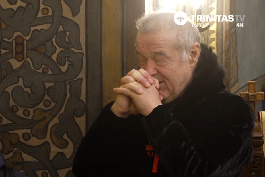 Gigi Becali, în lacrimi, în timpul liturghiei de duminică