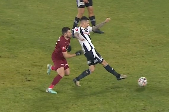 Moment tensionat în U Cluj - CFR Cluj