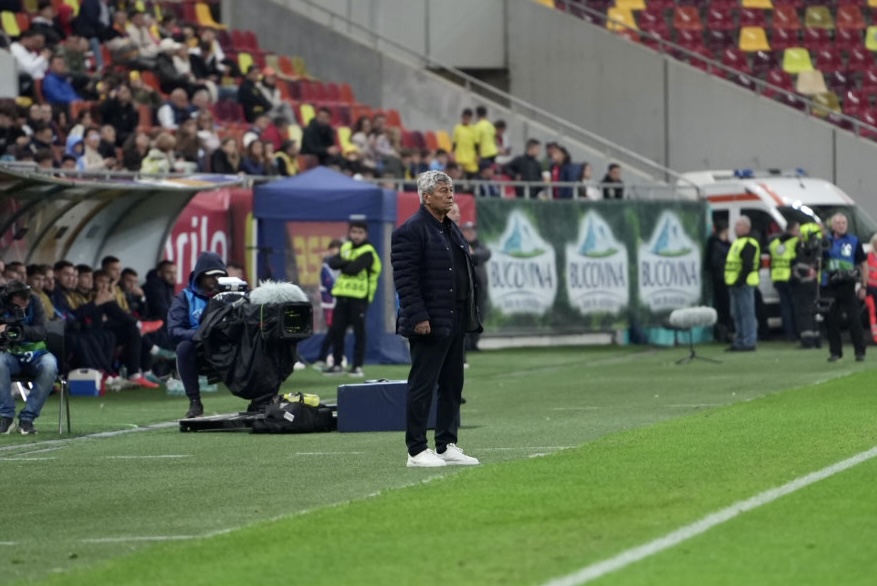 Mircea Lucescu, ”accident” suferit la meciul cu Moldova. S-a scuipat singur, din greșeală